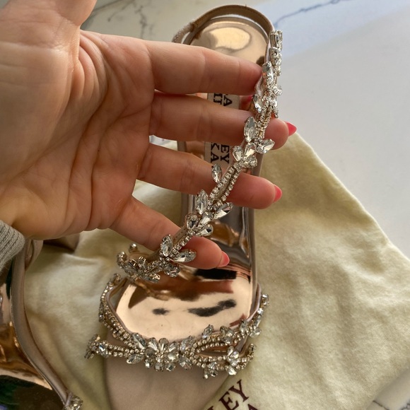 Absolutely gorgeous Badgley Mischka heels. - Picture 3 of 5